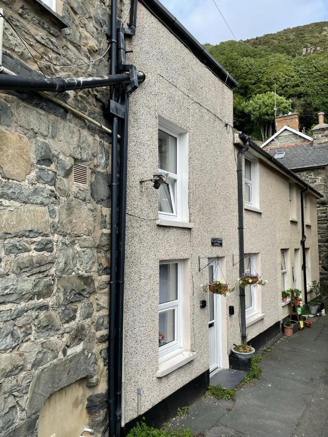Holiday home Glanywerydd